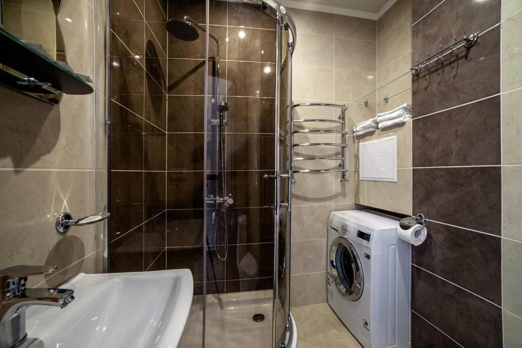 Romantic Apartments - Центр Львова , З Видом На Місто Exteriör bild