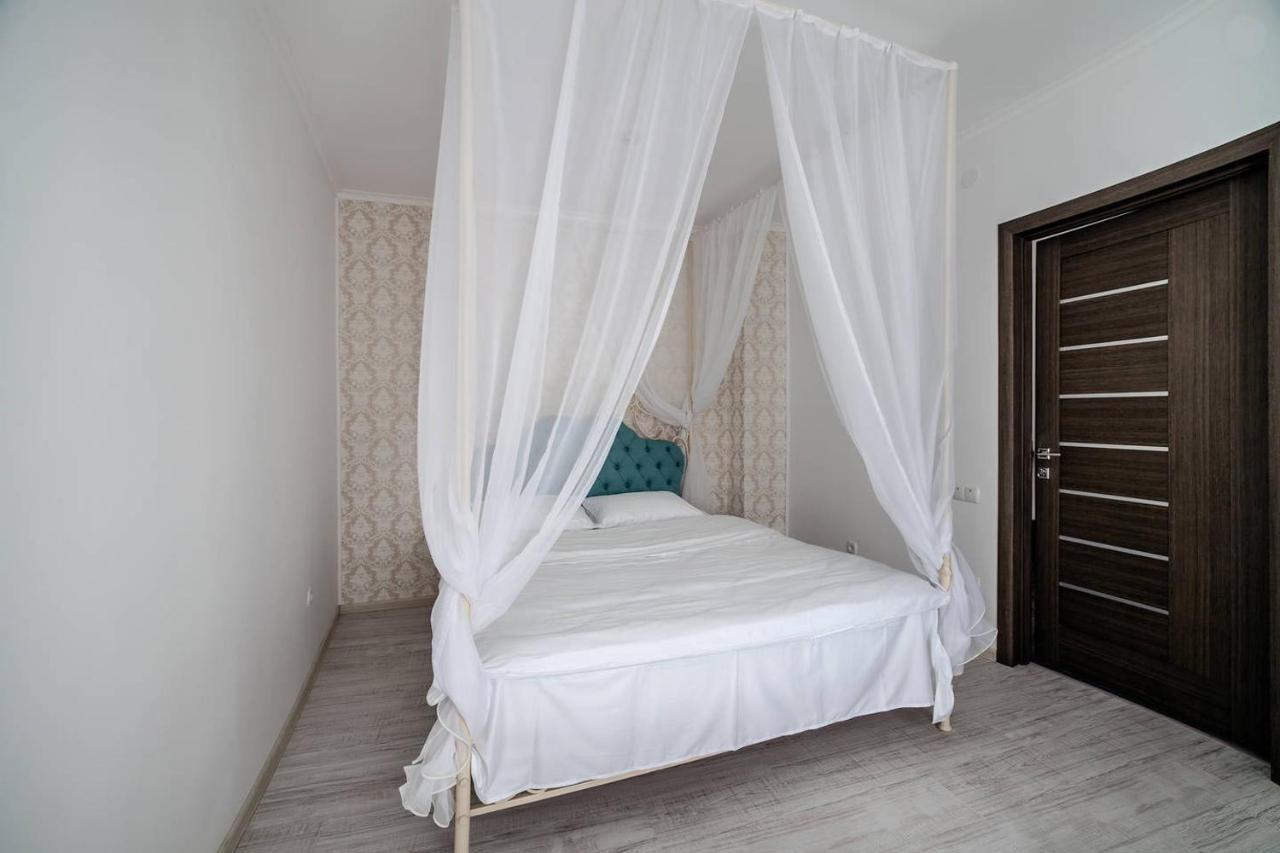 Romantic Apartments - Центр Львова , З Видом На Місто Exteriör bild