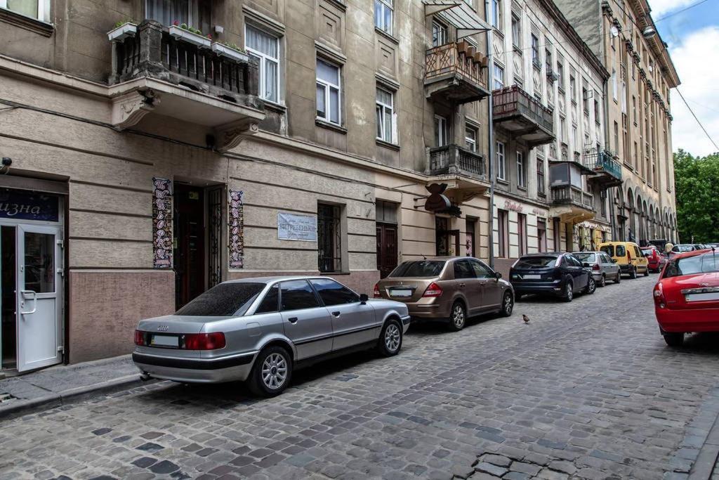 Romantic Apartments - Центр Львова , З Видом На Місто Exteriör bild